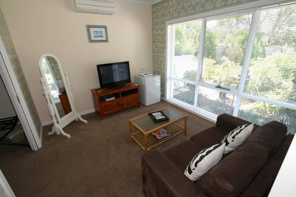Silver Waters Bed & Breakfast Cowes Exteriör bild
