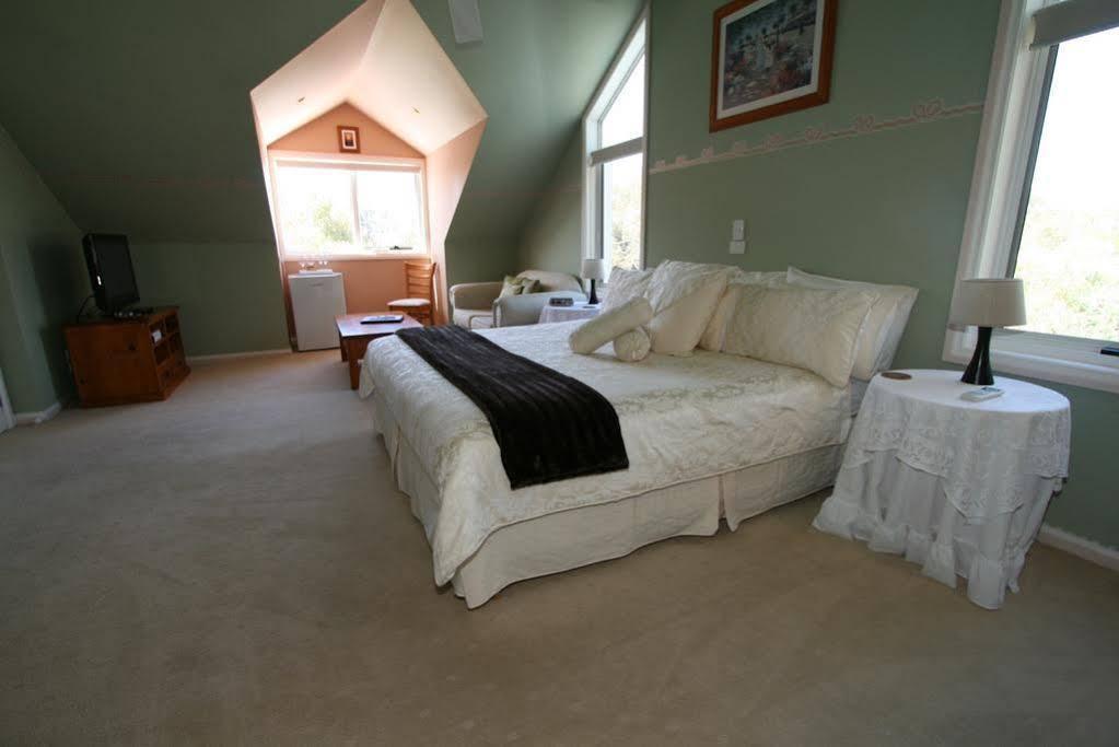 Silver Waters Bed & Breakfast Cowes Exteriör bild